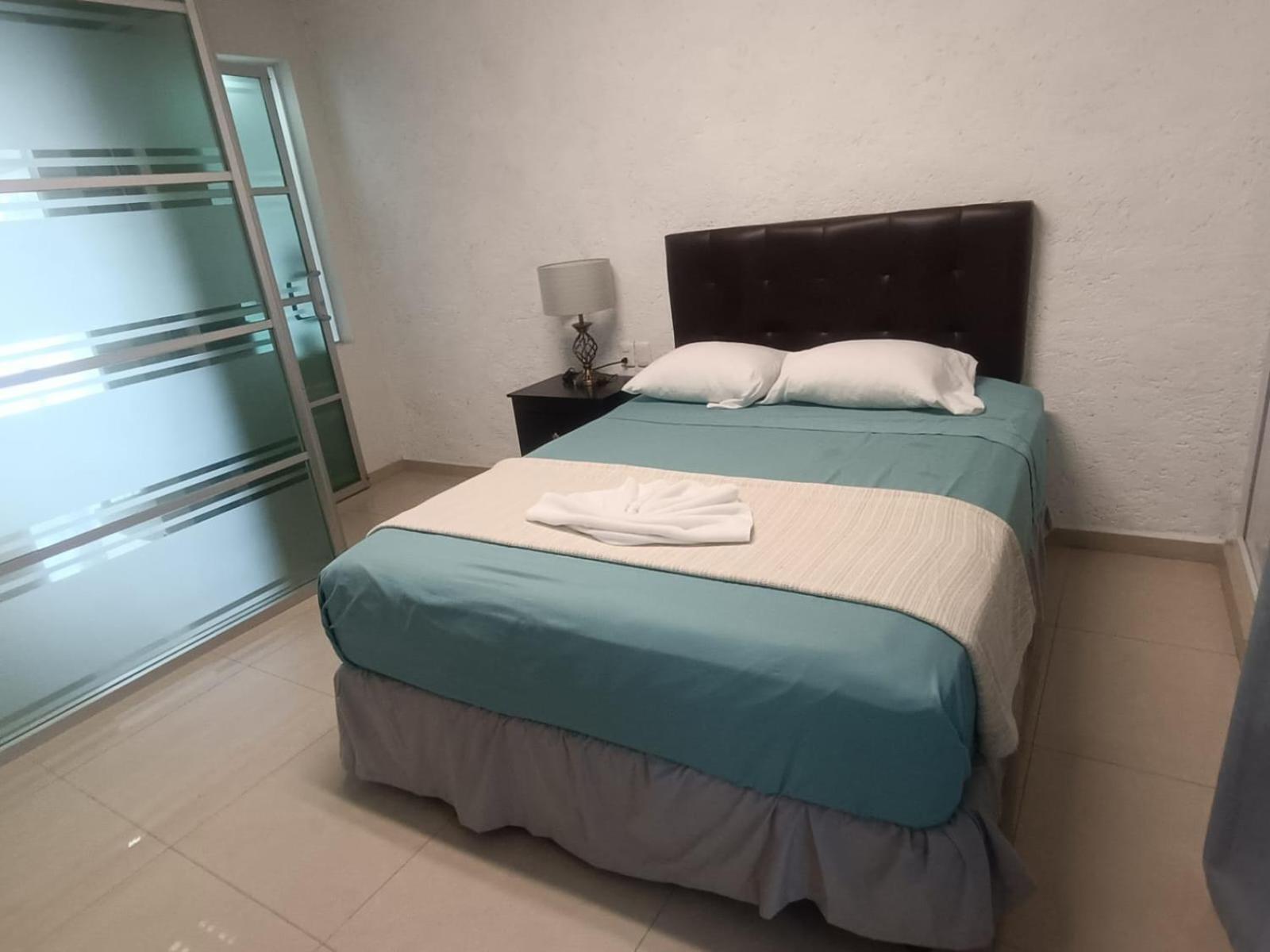 Oyo Dos Mundos Hotel