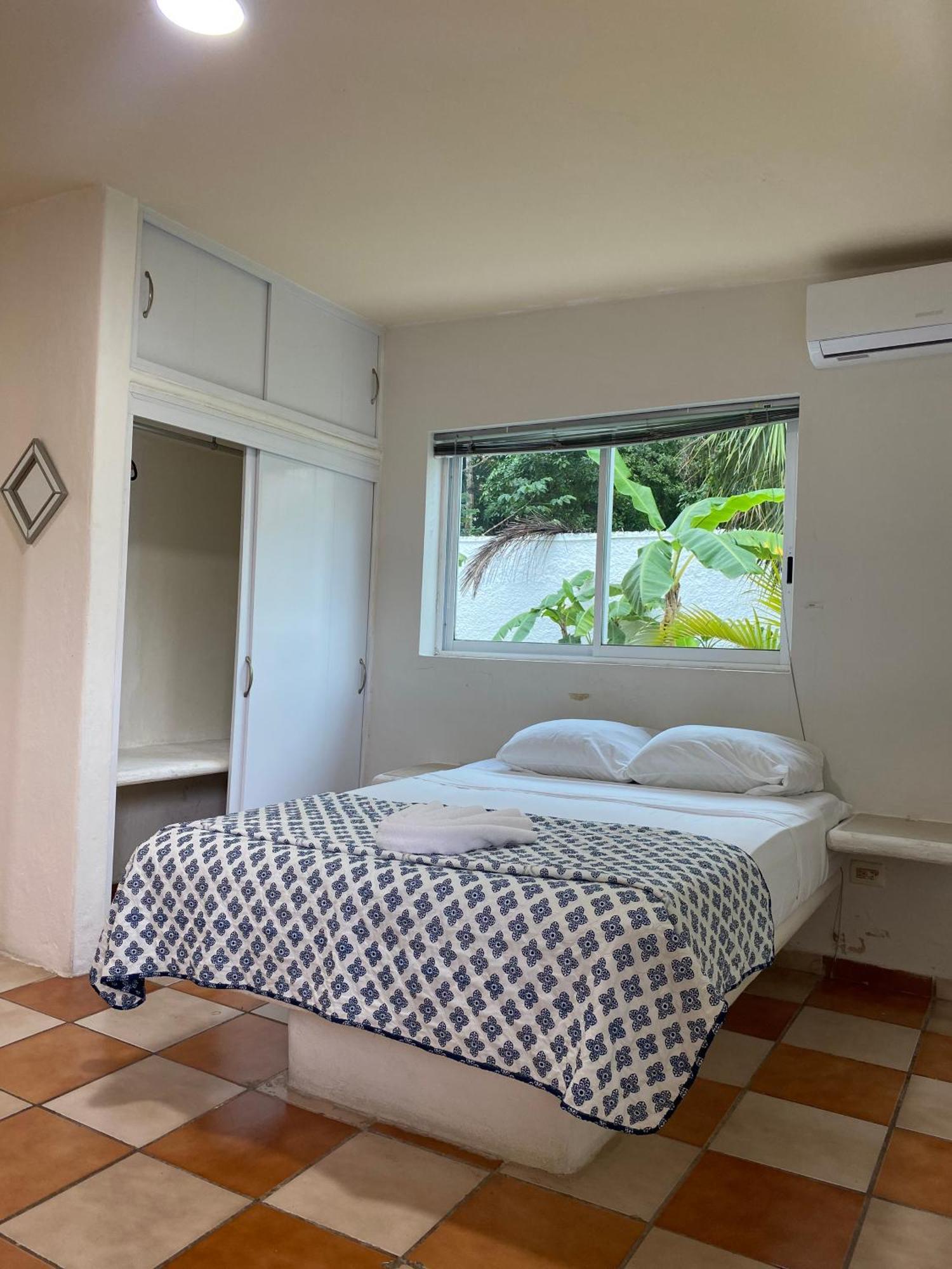 Oyo Dos Mundos 3* Cozumel